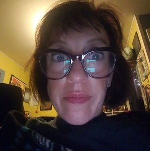 Meet your Posher, Delisa